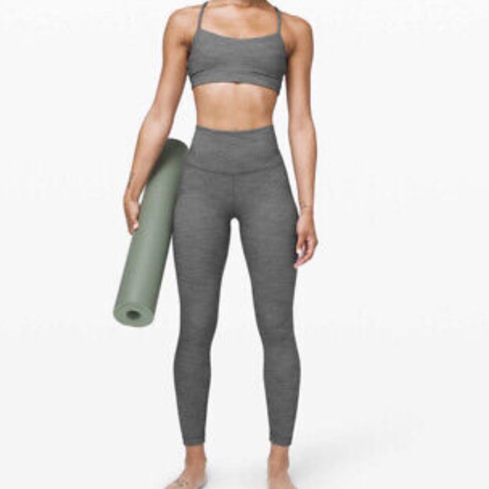 Lululemon aligns size 4